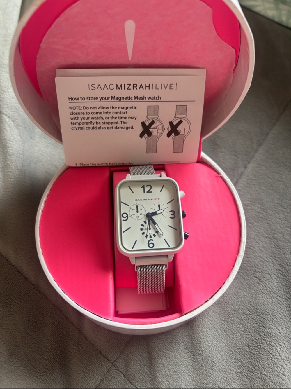 ISAAC MIZRAHI Silver Mesh Square Dial Magnet Watch - White Face